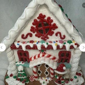 Small Gingerbread House - lights up